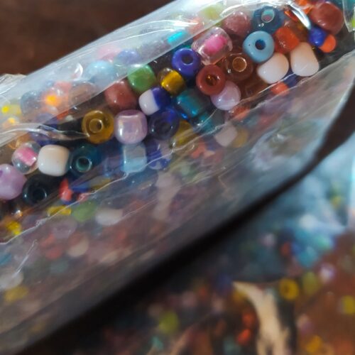 2,500 Chaquirones Multicolor 6/0 3 mm