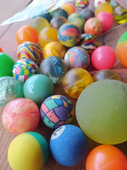 50 Pelotas Saltarinas Botonas de Máquinas Expendedoras
