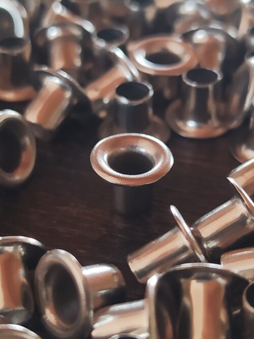 500-ojillos-de-aluminio-plateados-8mm (1) 500 Ojillos de Aluminio Plateados 8 mm
