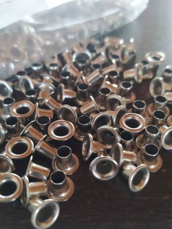 500 Ojillos de Aluminio Plateados 8mm