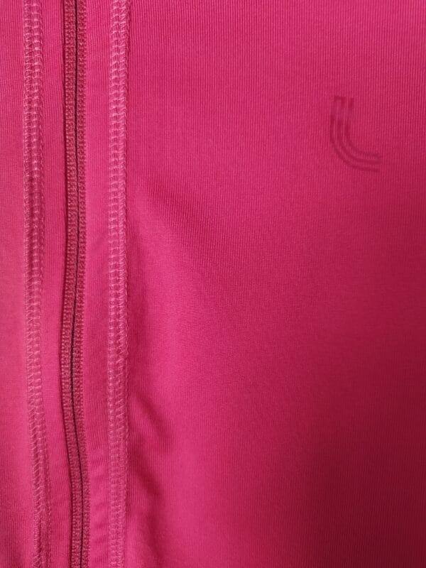 Chamarra Deportiva Ultra Ligera Lolë para Mujer (3) Chamarra Deportiva Ultra Ligera Lolë para Mujer ECH/XS