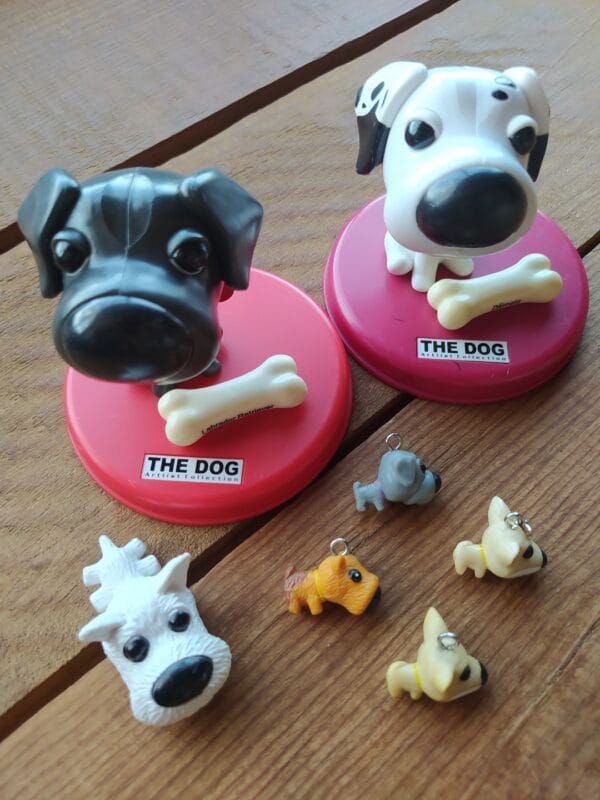Colección de 7 Figuras Retro de The Dog Artlist Collection