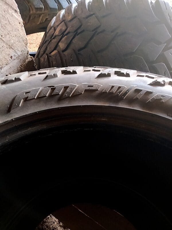 Juego de 4 Llantas AMP Terrain Attack MT A 37×13.50R22LT-5 Paquete de 4 Llantas Todoterreno AMP M/T 37x13.50R22LT