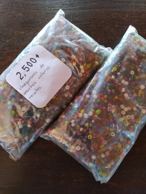 Paquete de 2,500 Chaquirones de Plástico Colores Mixtos 3mm