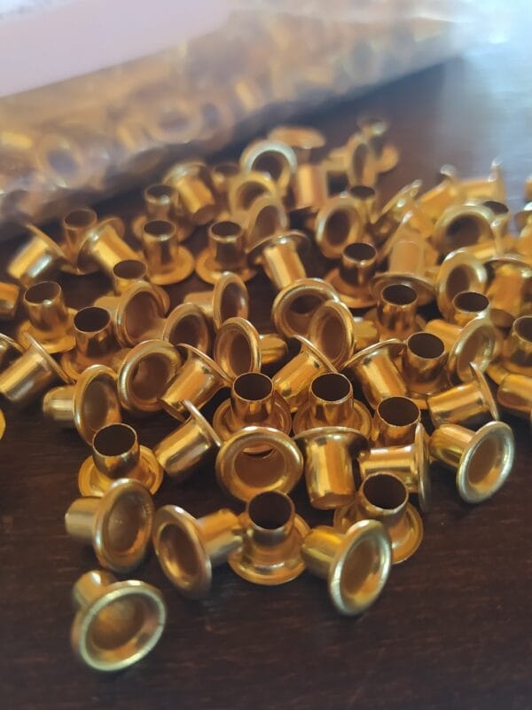 Paquete de 500 Ojillos de Aluminio Dorado/Latón 8mm