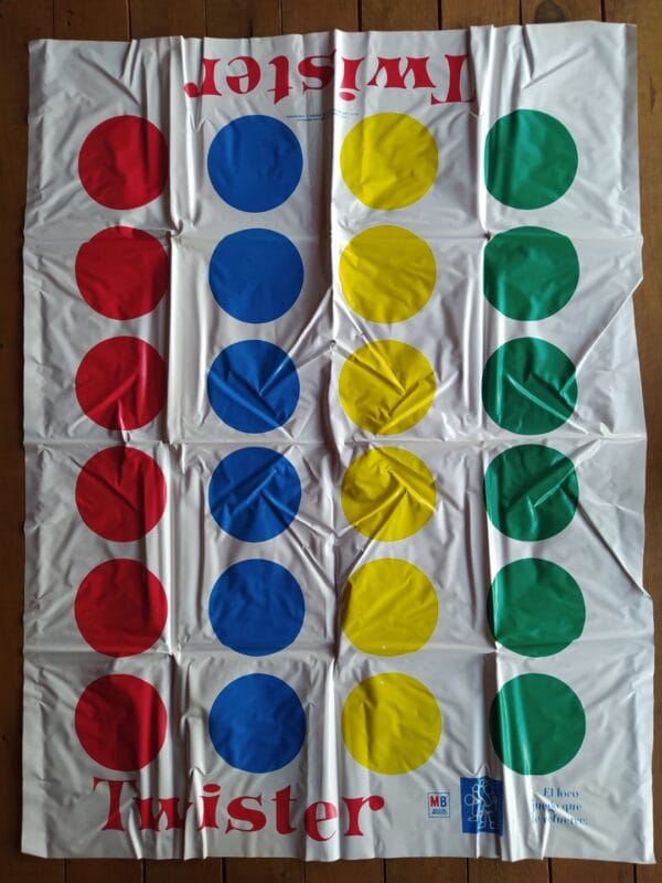 Twister, El Loco Juego que Te Retuerce Milton Bradley