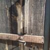Portón Rústico de Madera con Estructura de Fierro para Rancho