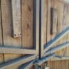 Portón Rústico de Madera con Estructura de Fierro para Rancho