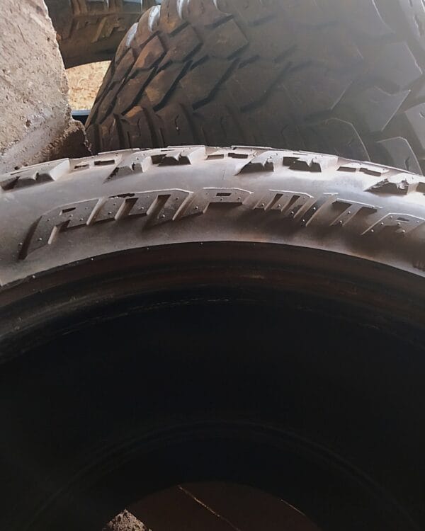 Juego de 4 Llantas AMP Terrain Attack M/T A 37x13.50R22LT